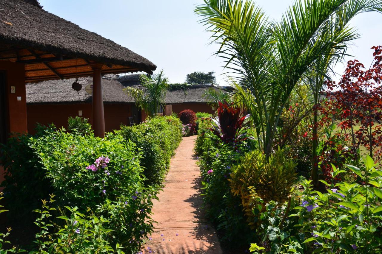 Отель Red Earth Kabini Begur Экстерьер фото